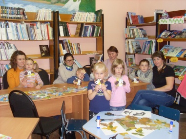 приглашает Верхнетоемская детская библиотека молодые семьи с детьми