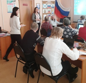 В Центре правовой информации состоялся час правовой консультации с целью формирования правовой культуры населения в рамках резервных занятий семинаров – тренингов «Компьютер – это просто!» «Электронное Правительство: как получить государственные услуги через Интернет».