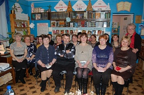 Поэт Валерий Воронин с читателями